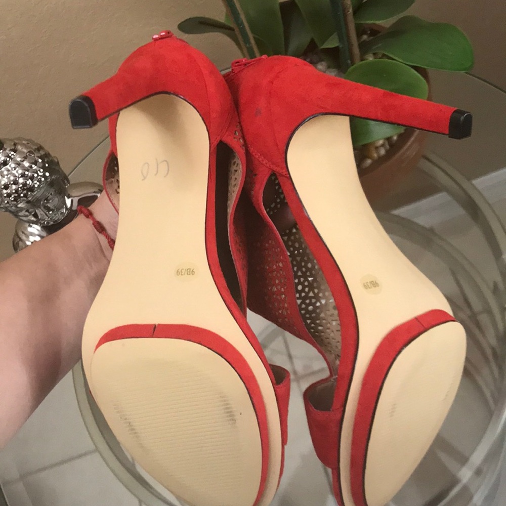 Sandals - Picture 3 of 3